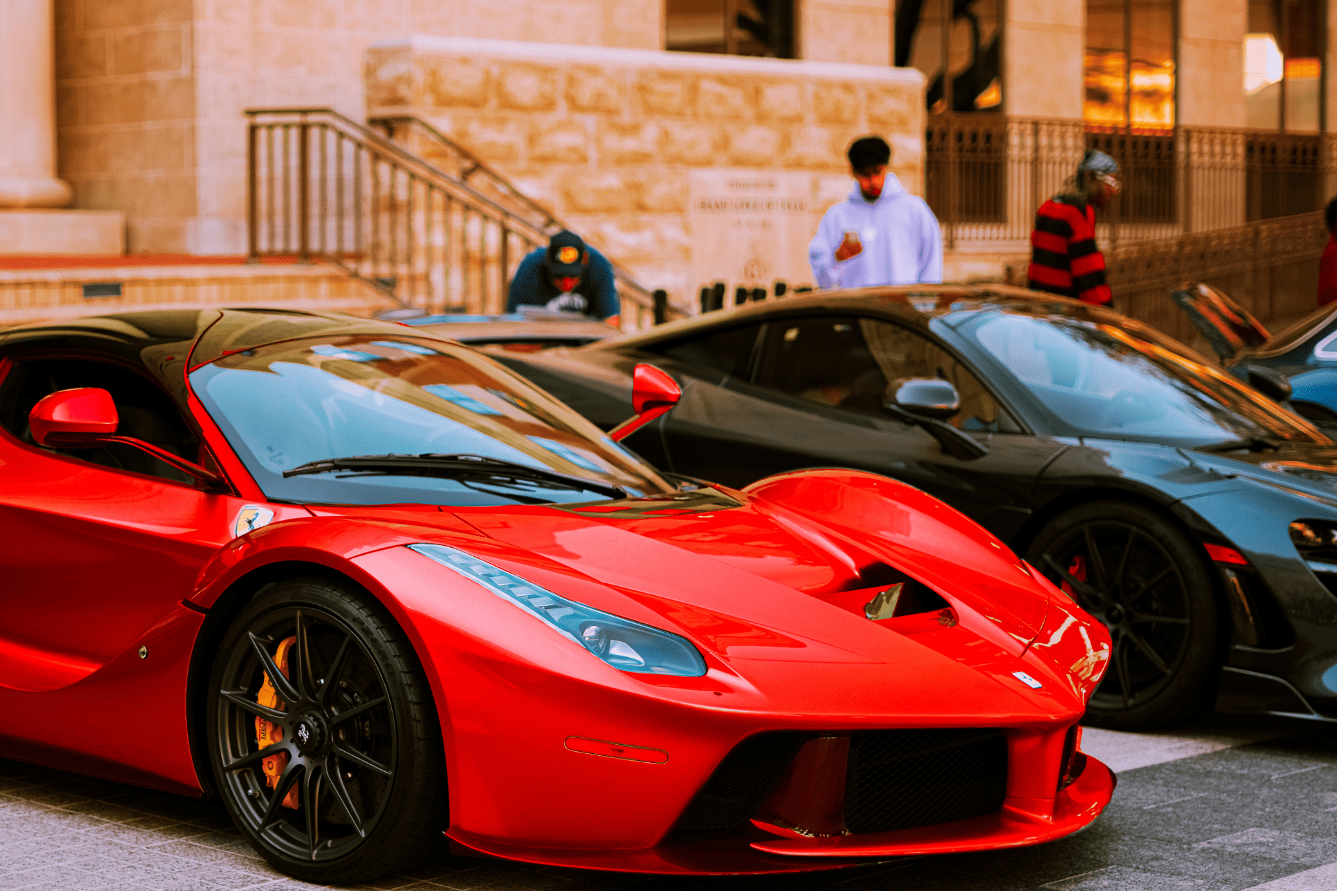 The Silent Distance Between Electric Vehicles and Luxury 