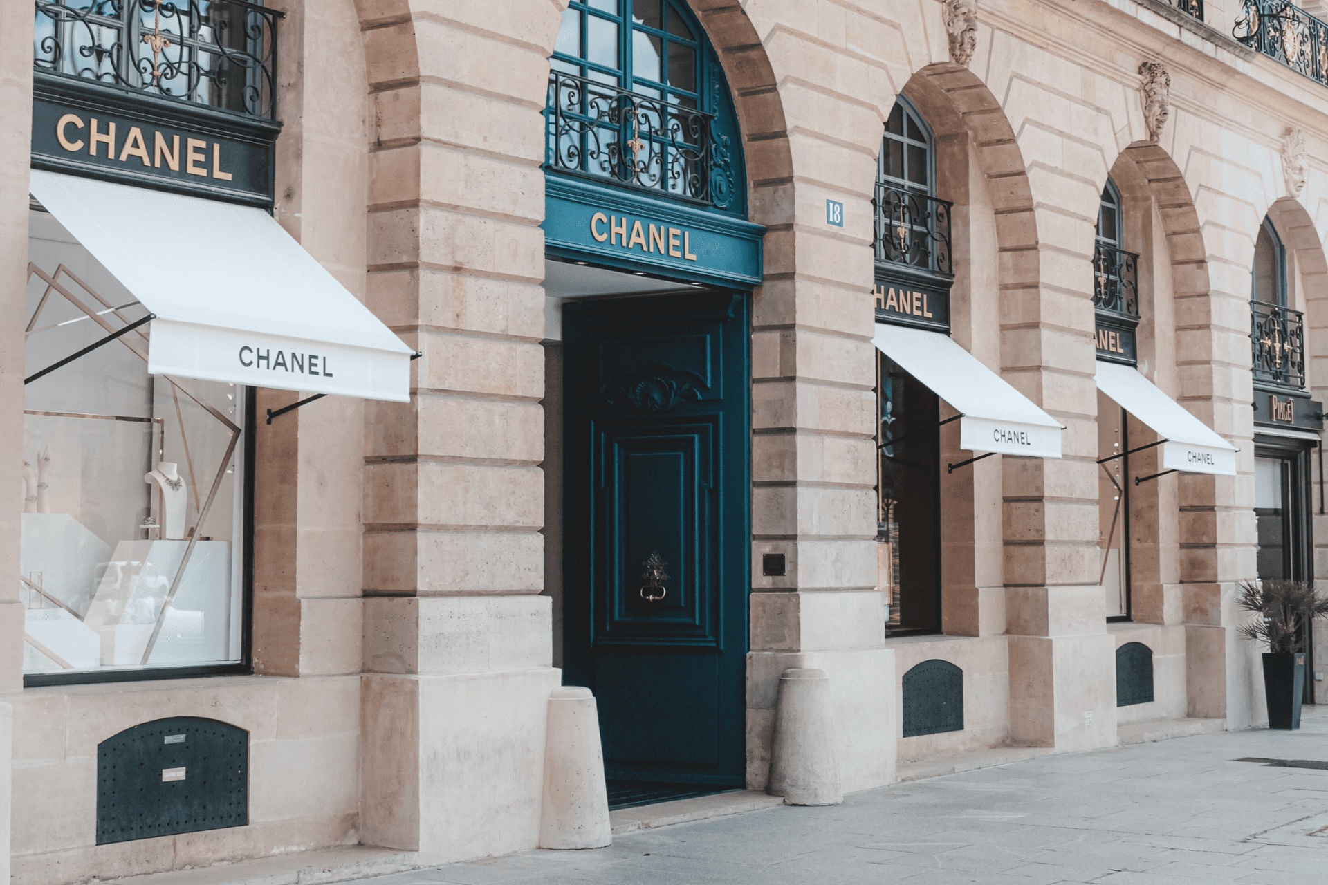 The Pause After the Climb: Luxury Brands Rethink Pricing Tactics